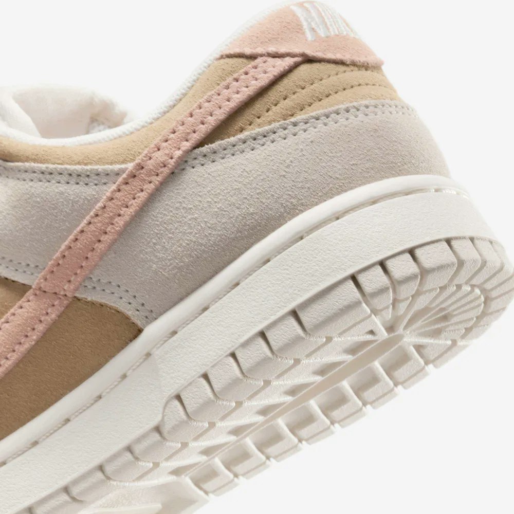 Nike Dunk Low "Parachute Beige"