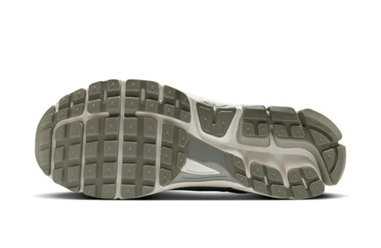 Nike Zoom Vomero 5 "Dark Stucco"
