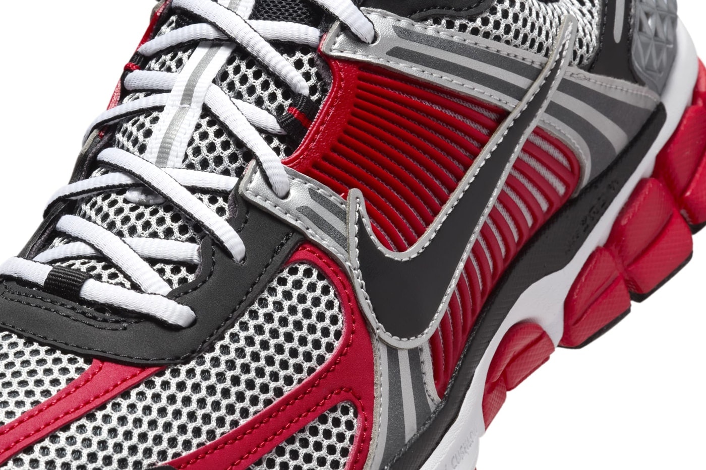 Nike Zoom Vomero 5 "University Red"