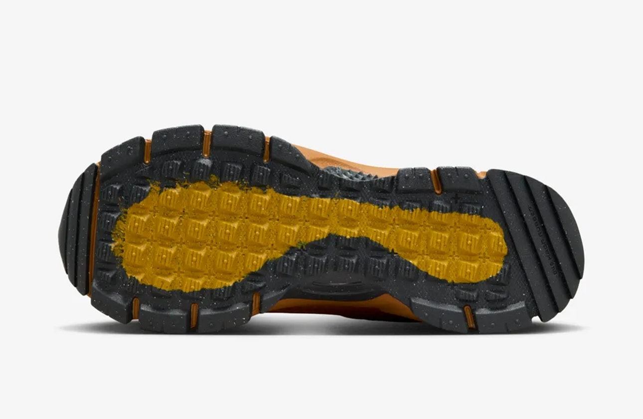 Nike Zoom Vomero 5 Roam "Flax"