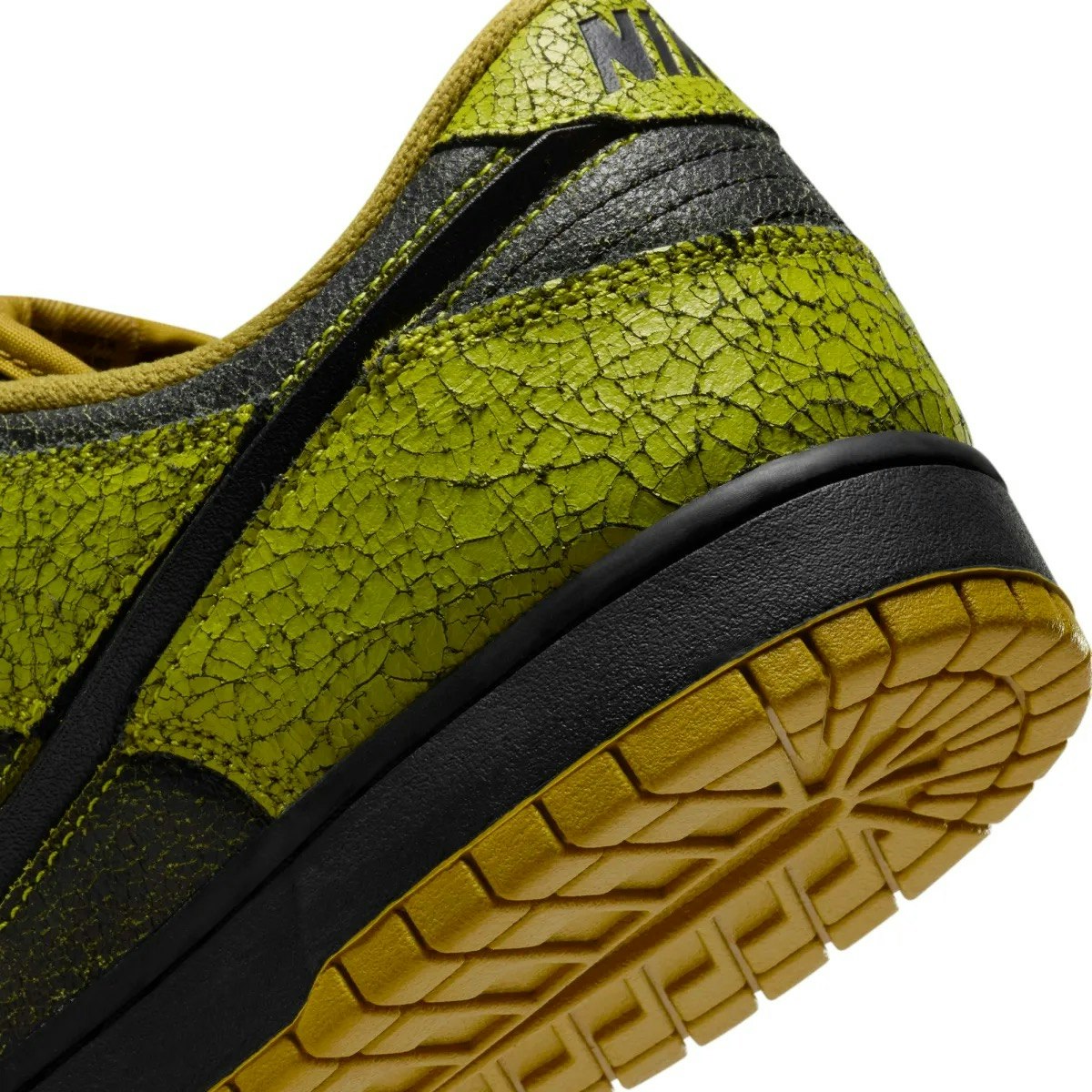 Nike Dunk Low Retro QS "Halloween"