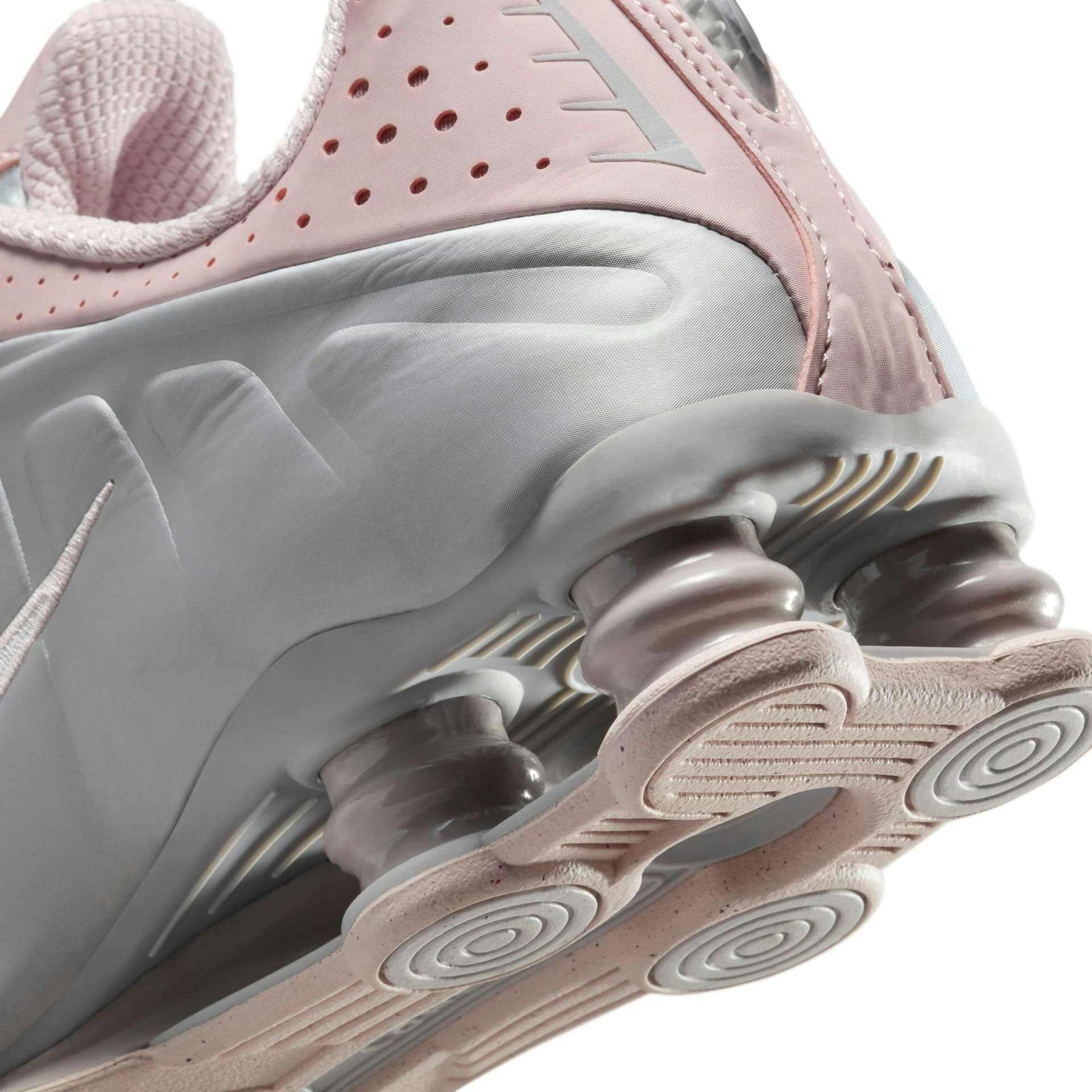 Nike Shox R4 "Barely Rose"