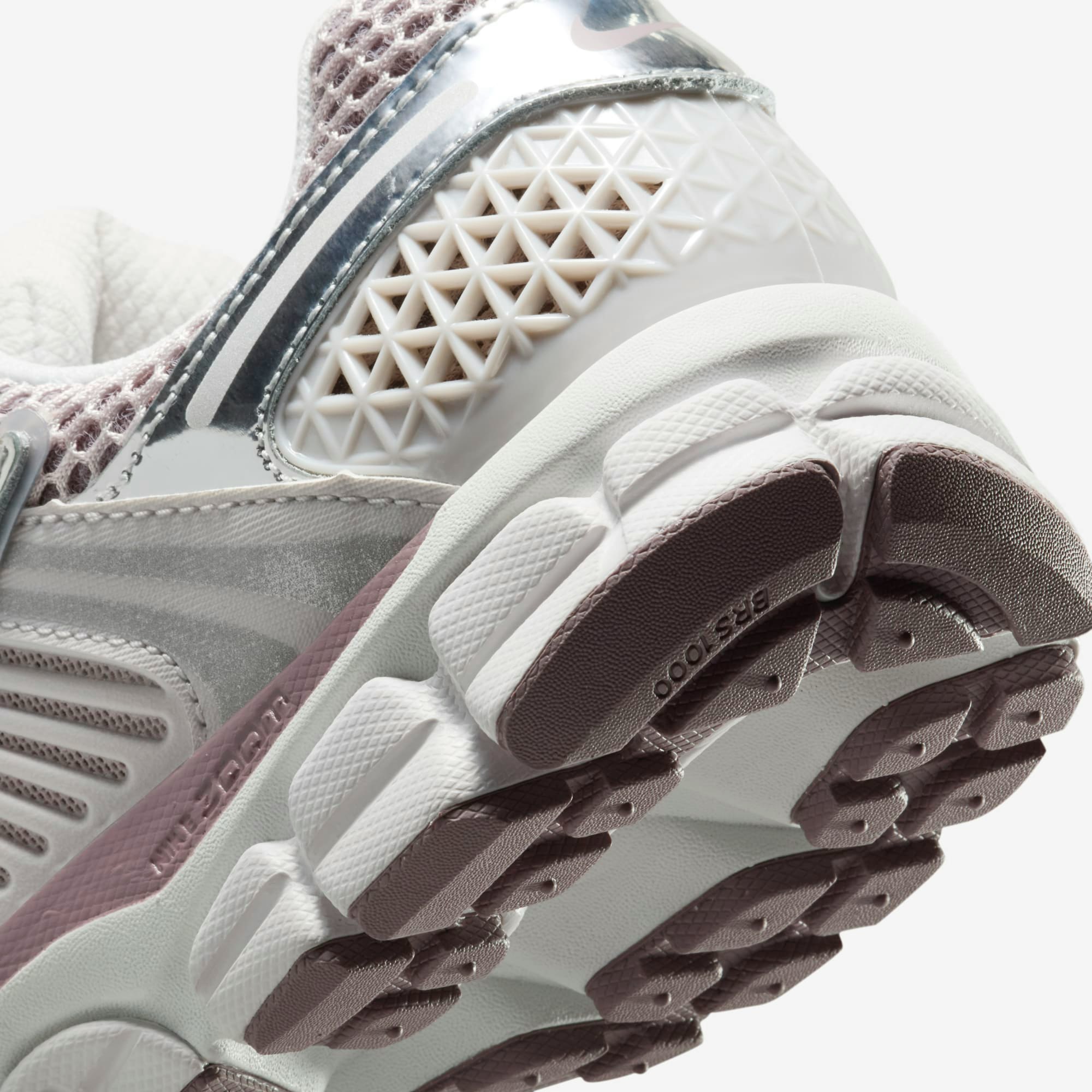 Nike Zoom Vomero 5 "Vast Grey"