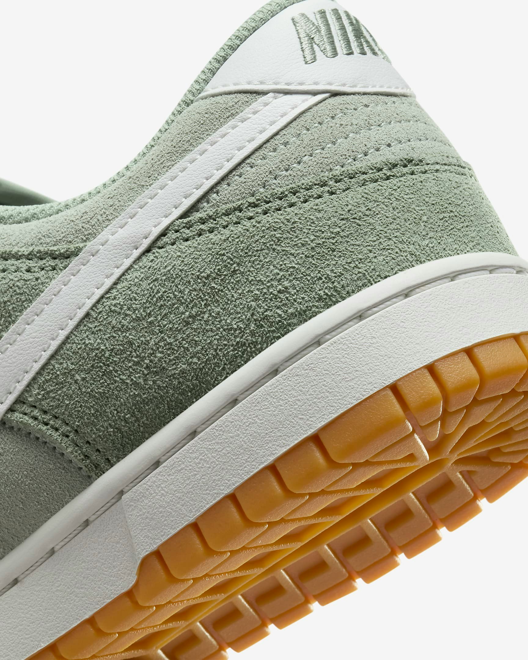 Nike Dunk Low Retro SE "Jade Horizon"