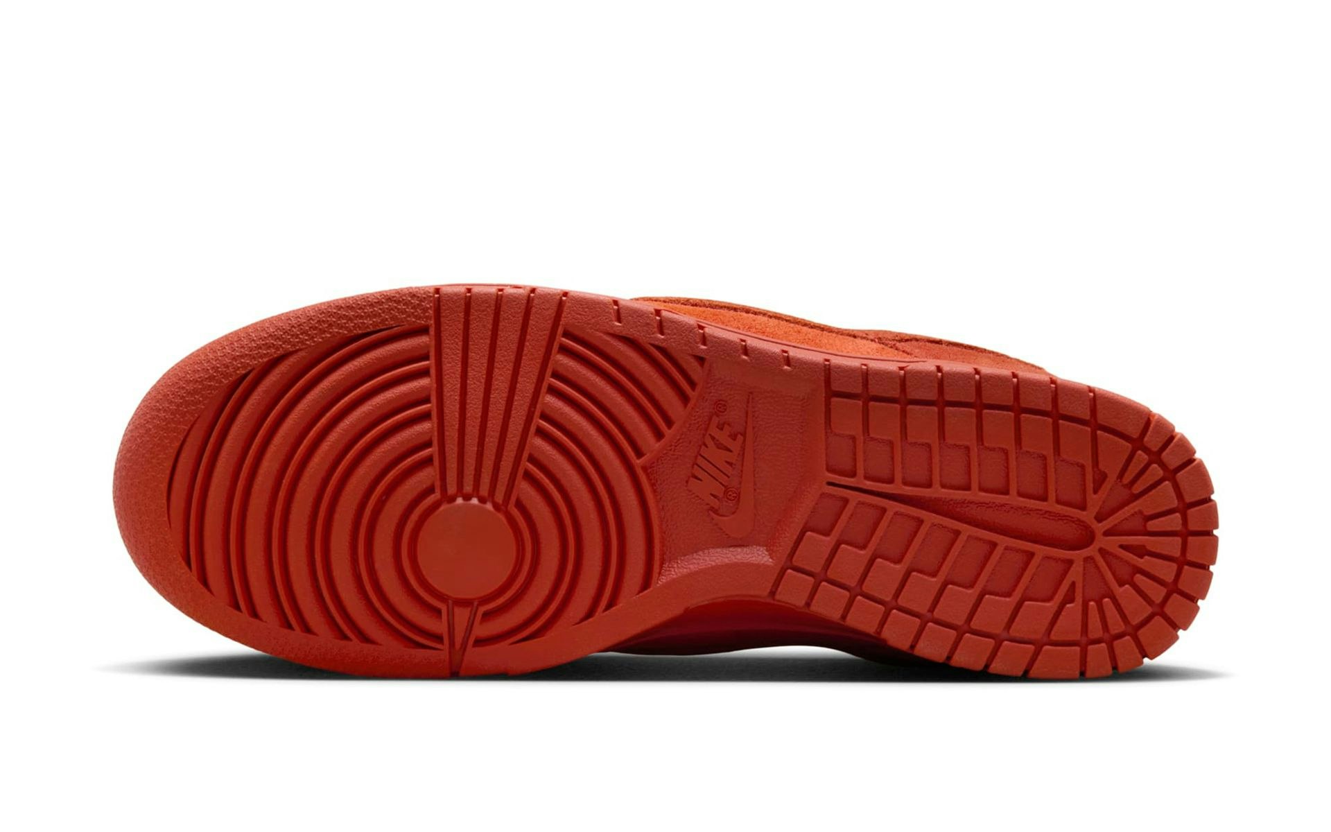 Nike Dunk Low SE "Picante Red"
