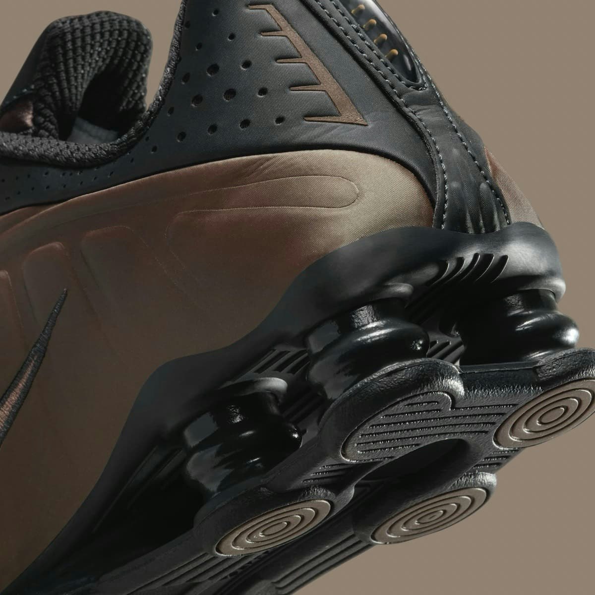 Nike Shox R4 "Ironstone"