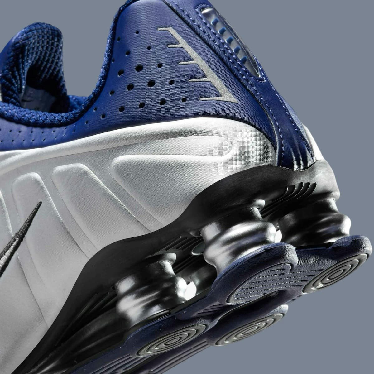 Nike Shox R4 "Blue Void"