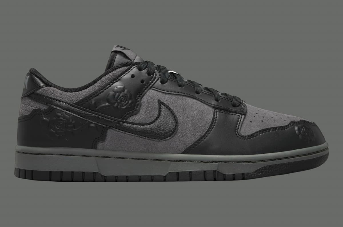 Nike Dunk Low "Black Roses"