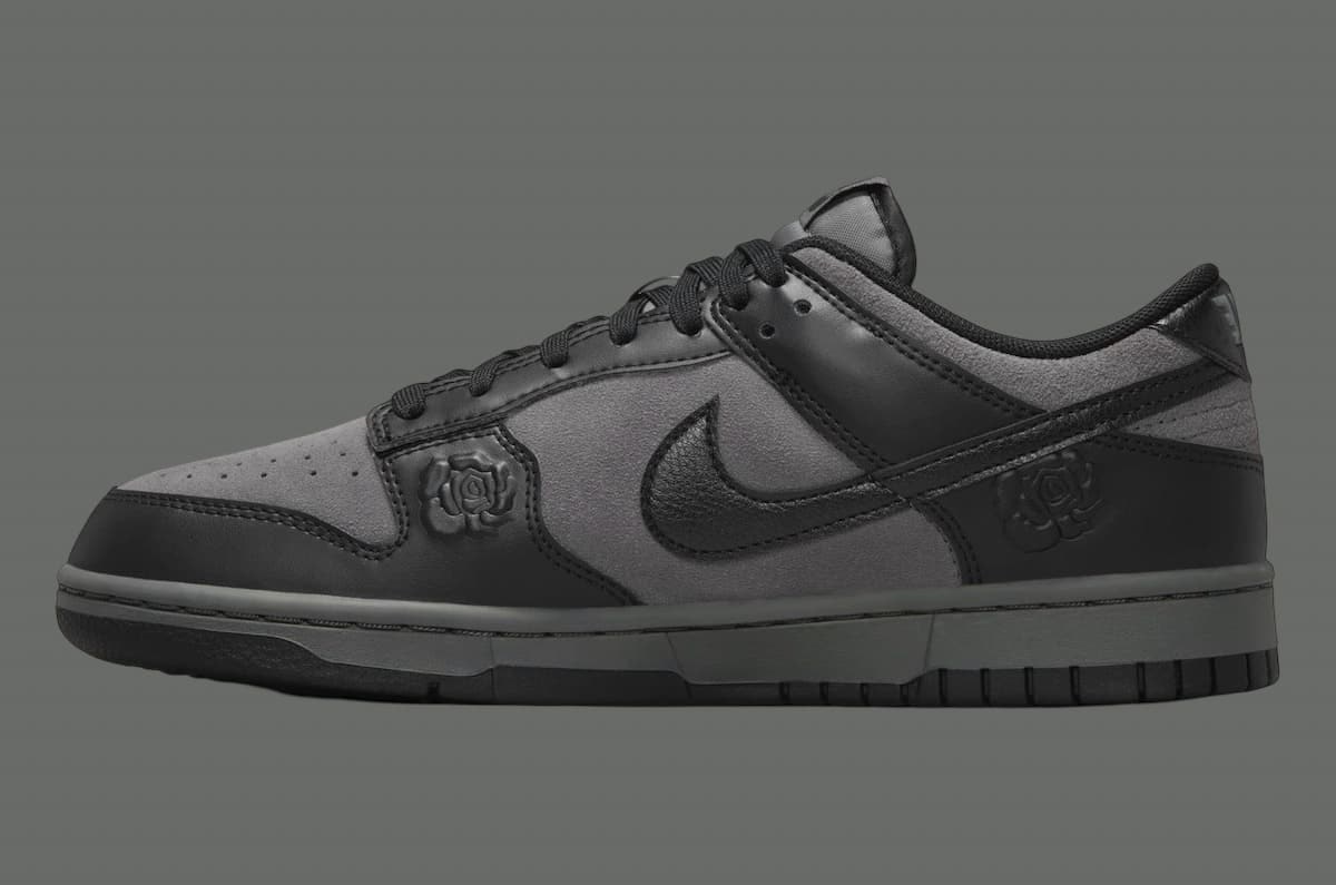 Nike Dunk Low "Black Roses"