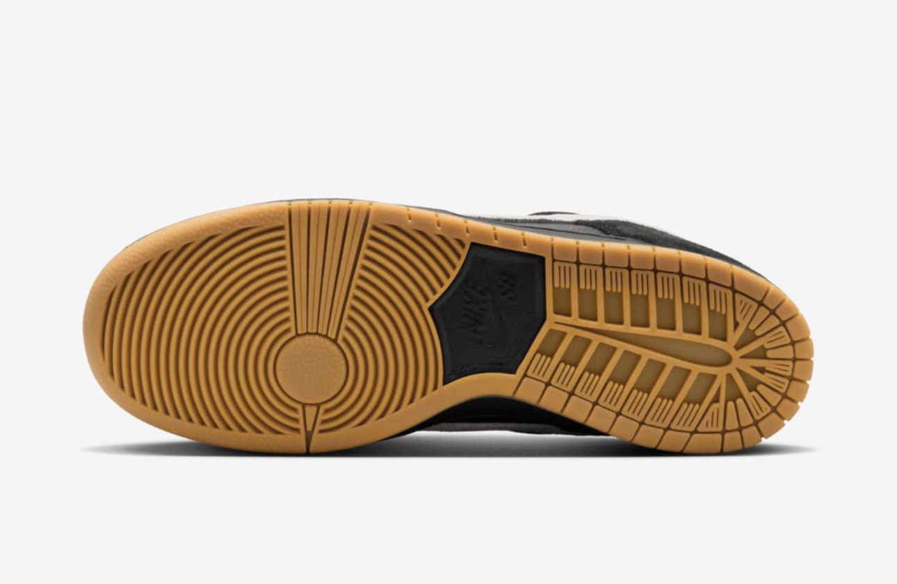 Nike SB Dunk Low "Black Gum"