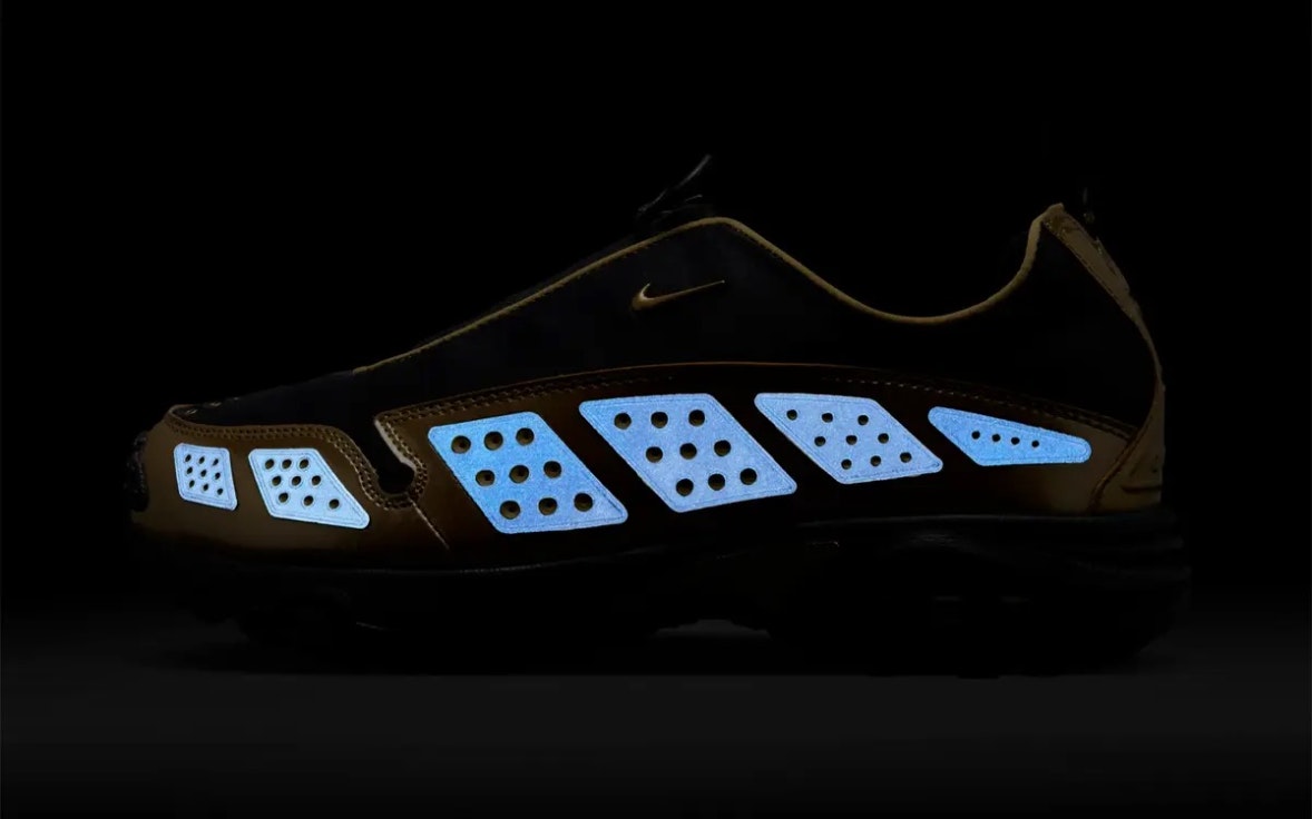 Nike Air Max Sunder "Metallic Gold"