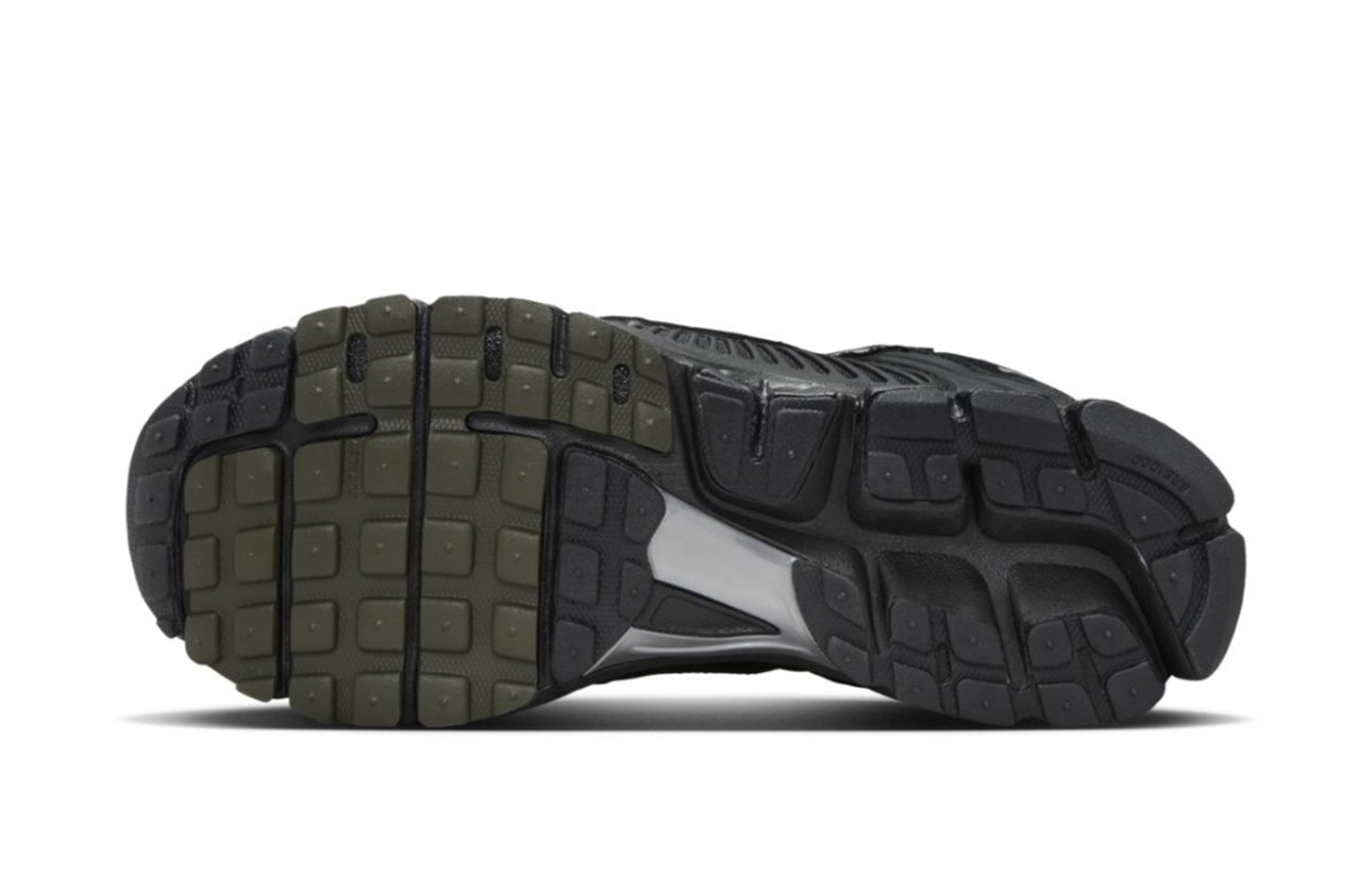 Nike Zoom Vomero 5 "Black Sequoia"