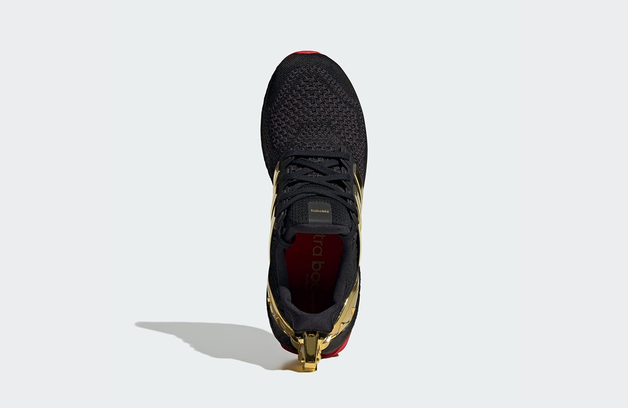 Fortnite x adidas Ultra Boost "Victory Crown" (Core Black)
