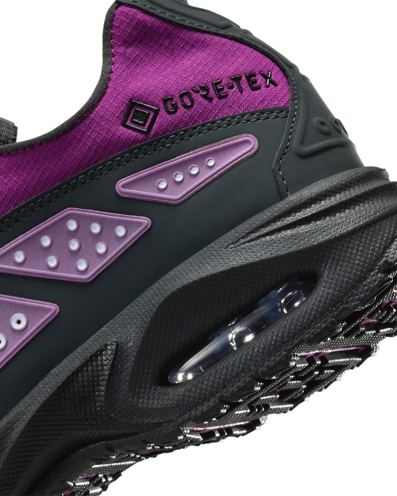 Nike Air Max SNDR Gore-Tex "Bold Berry"