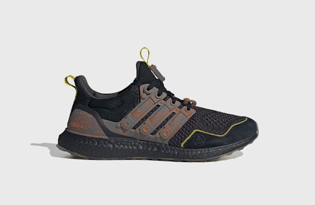 Fortnite x adidas Ultra Boost "Battle Bus" (Black) Fortnite x adidas Ultra Boost "Battle Bus" (Black)