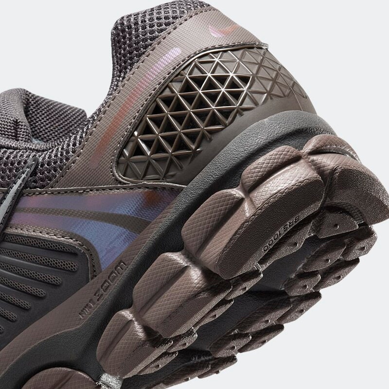 Nike Zoom Vomero 5 "Cave Stone"