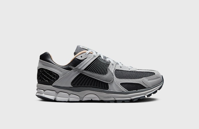 Nike Zoom Vomero 5 "Dark Smoke Grey" Nike Zoom Vomero 5 "Dark Smoke Grey"