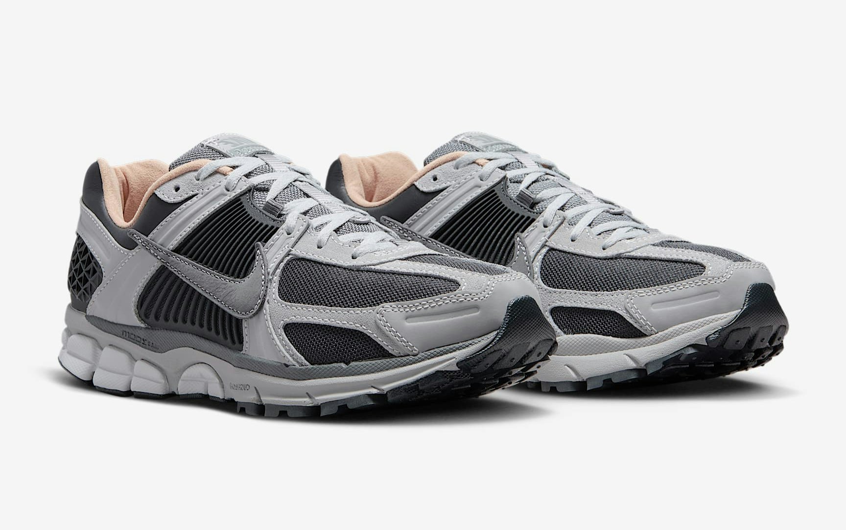 Nike Zoom Vomero 5 "Dark Smoke Grey"