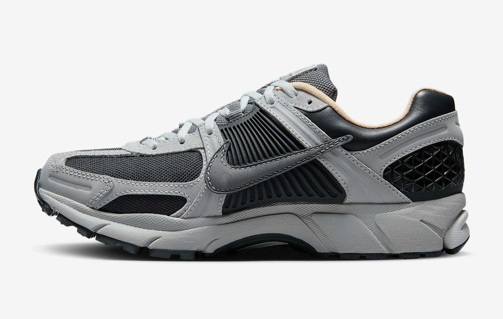 Nike Zoom Vomero 5 "Dark Smoke Grey"
