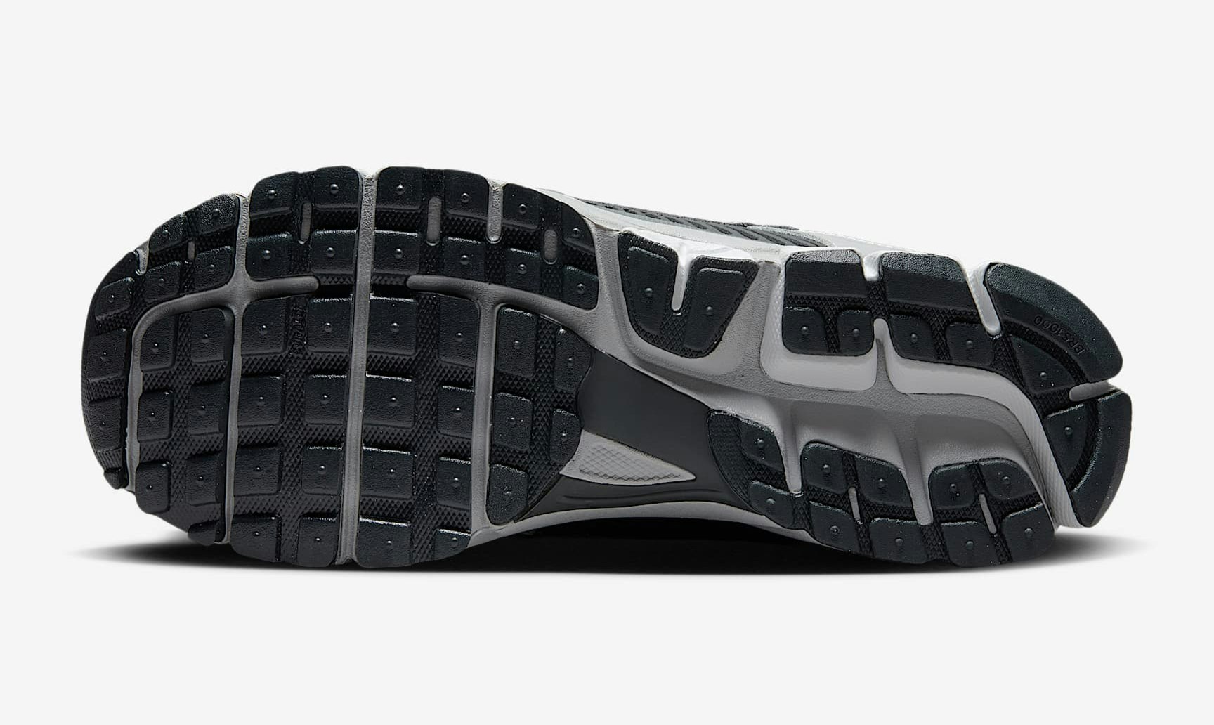Nike Zoom Vomero 5 "Dark Smoke Grey"