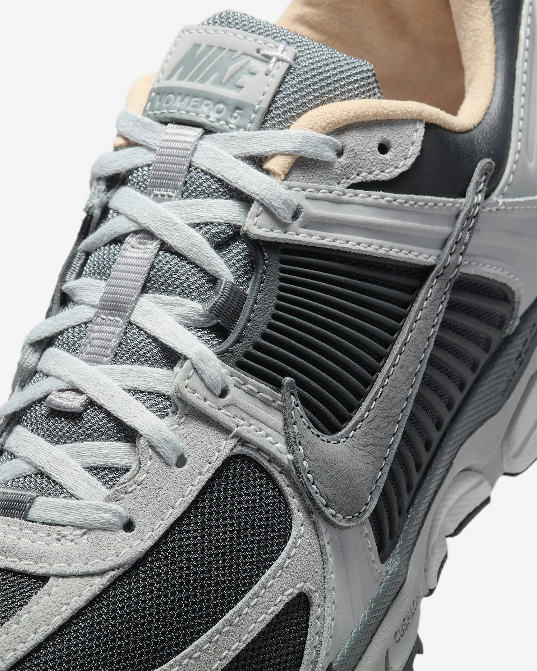 Nike Zoom Vomero 5 "Dark Smoke Grey"
