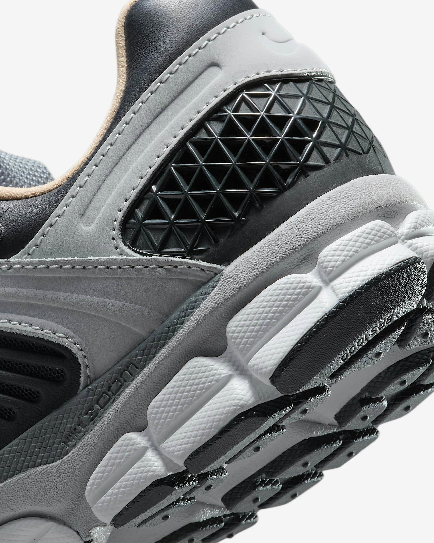 Nike Zoom Vomero 5 "Dark Smoke Grey"
