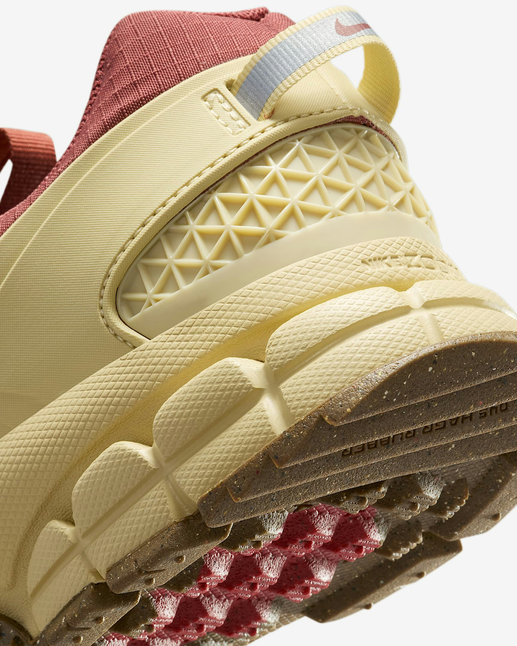 Nike Zoom Vomero Roam "Red Sepia"