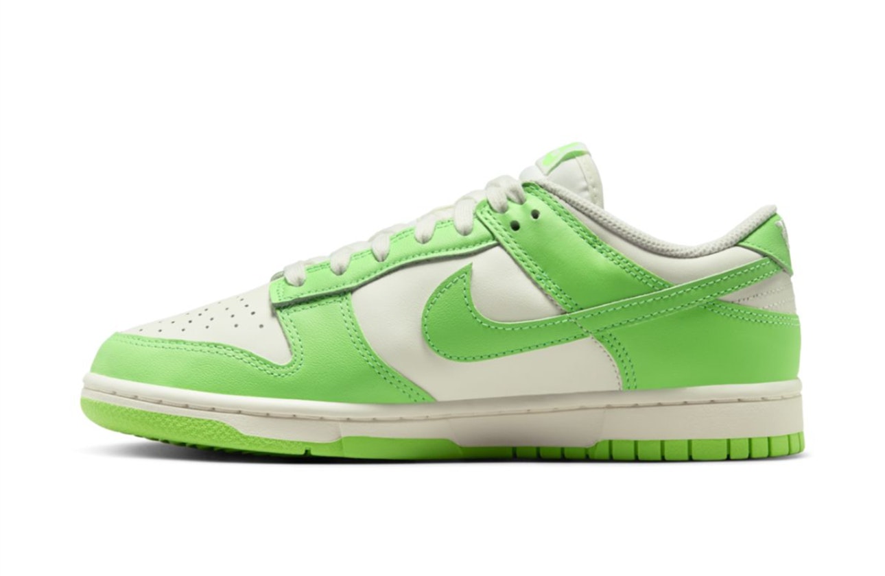 Nike Dunk Low "Green Strike"
