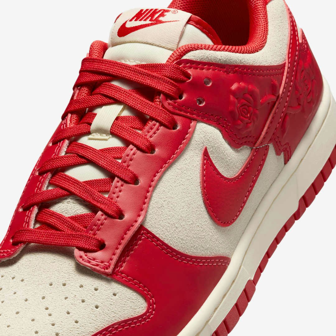 Nike Dunk Low "Red Roses"