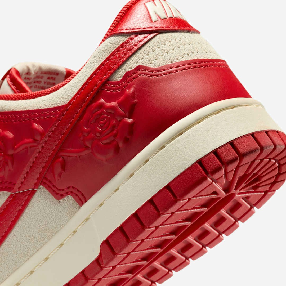 Nike Dunk Low "Red Roses"
