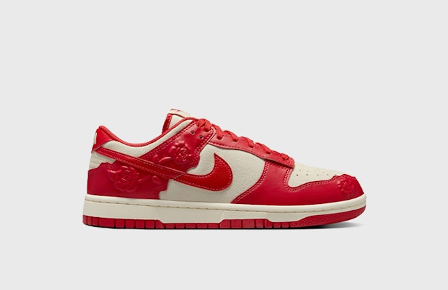 Nike Dunk Low "Red Roses"