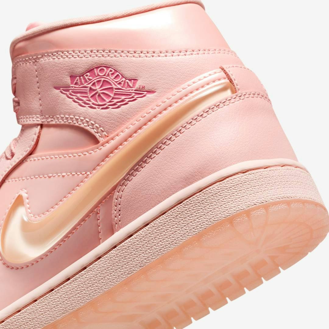 Air Jordan 1 Mid "Valentine’s Day"