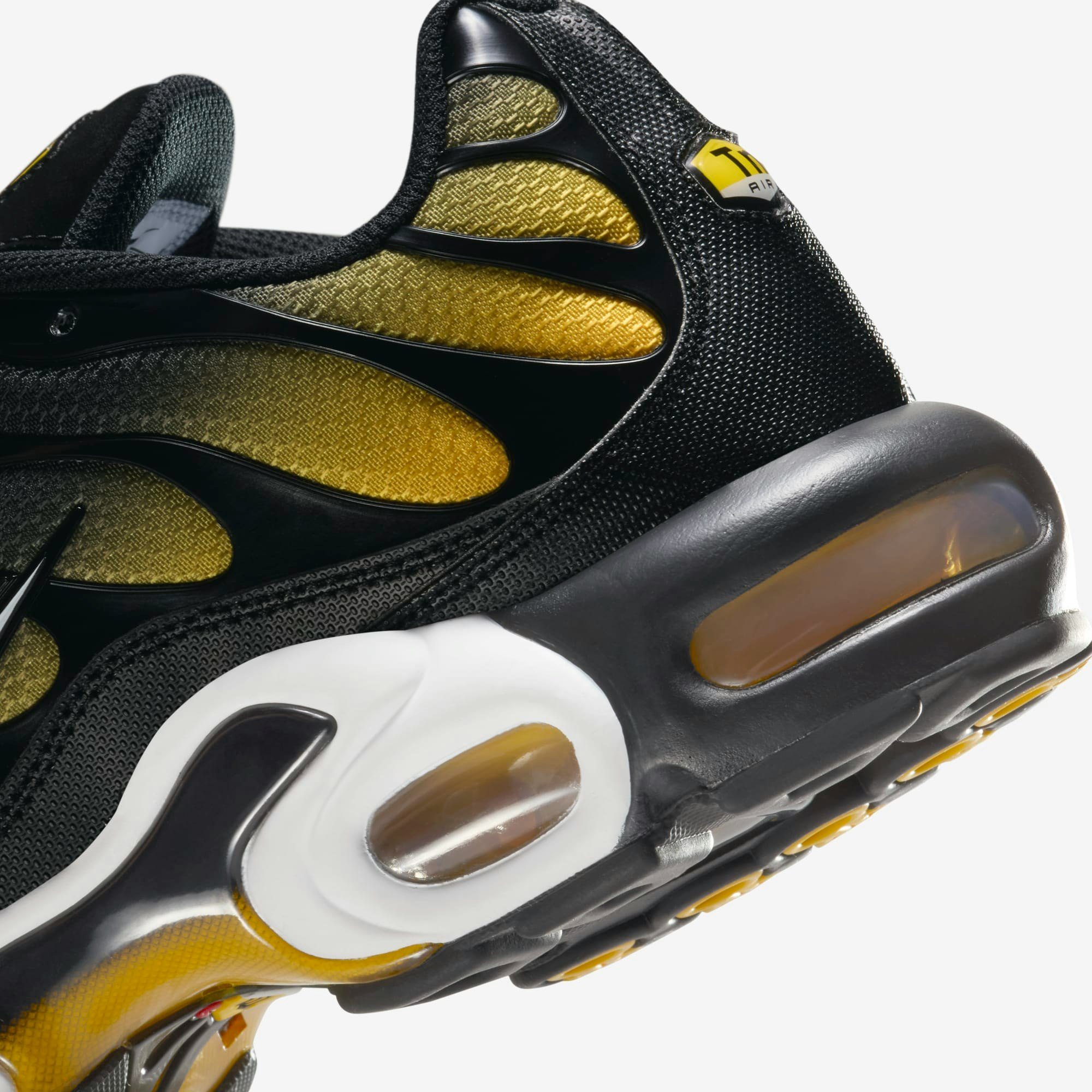 Nike Air Max Plus "University Gold"