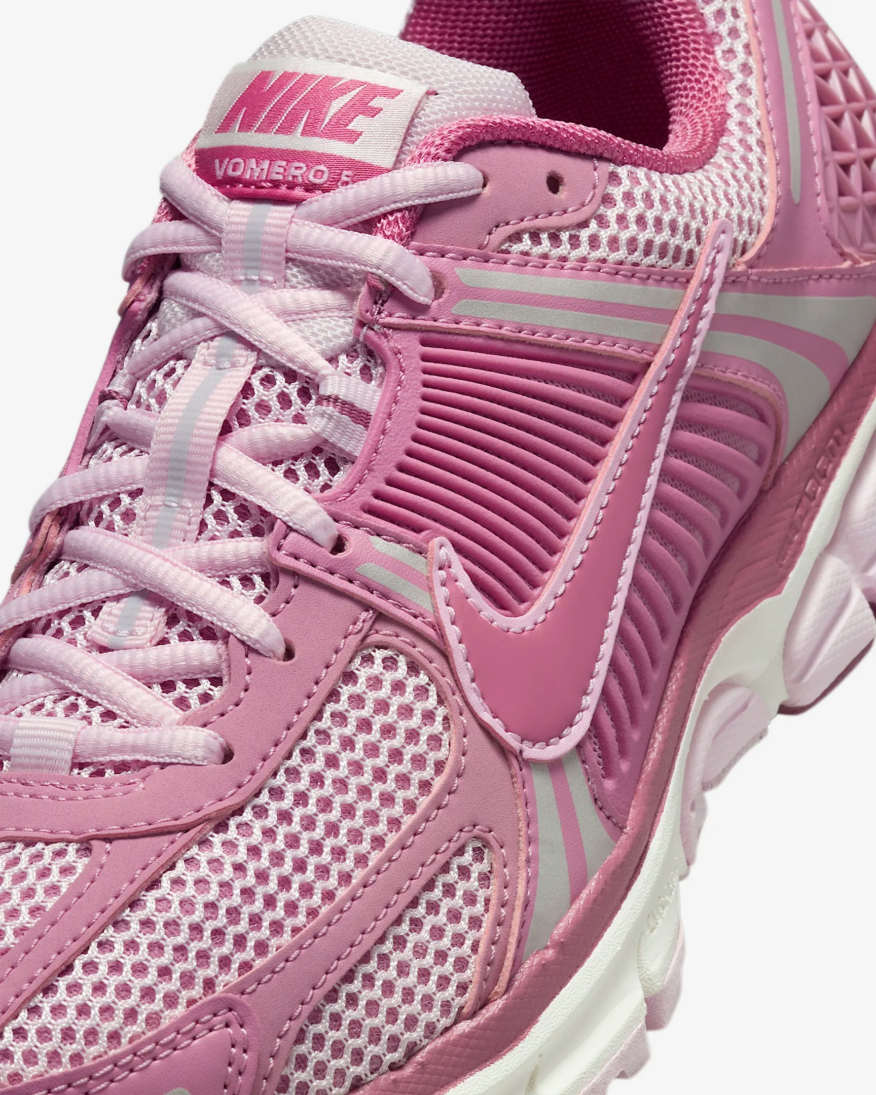 Nike Zoom Vomero 5 "Elemental Pink"