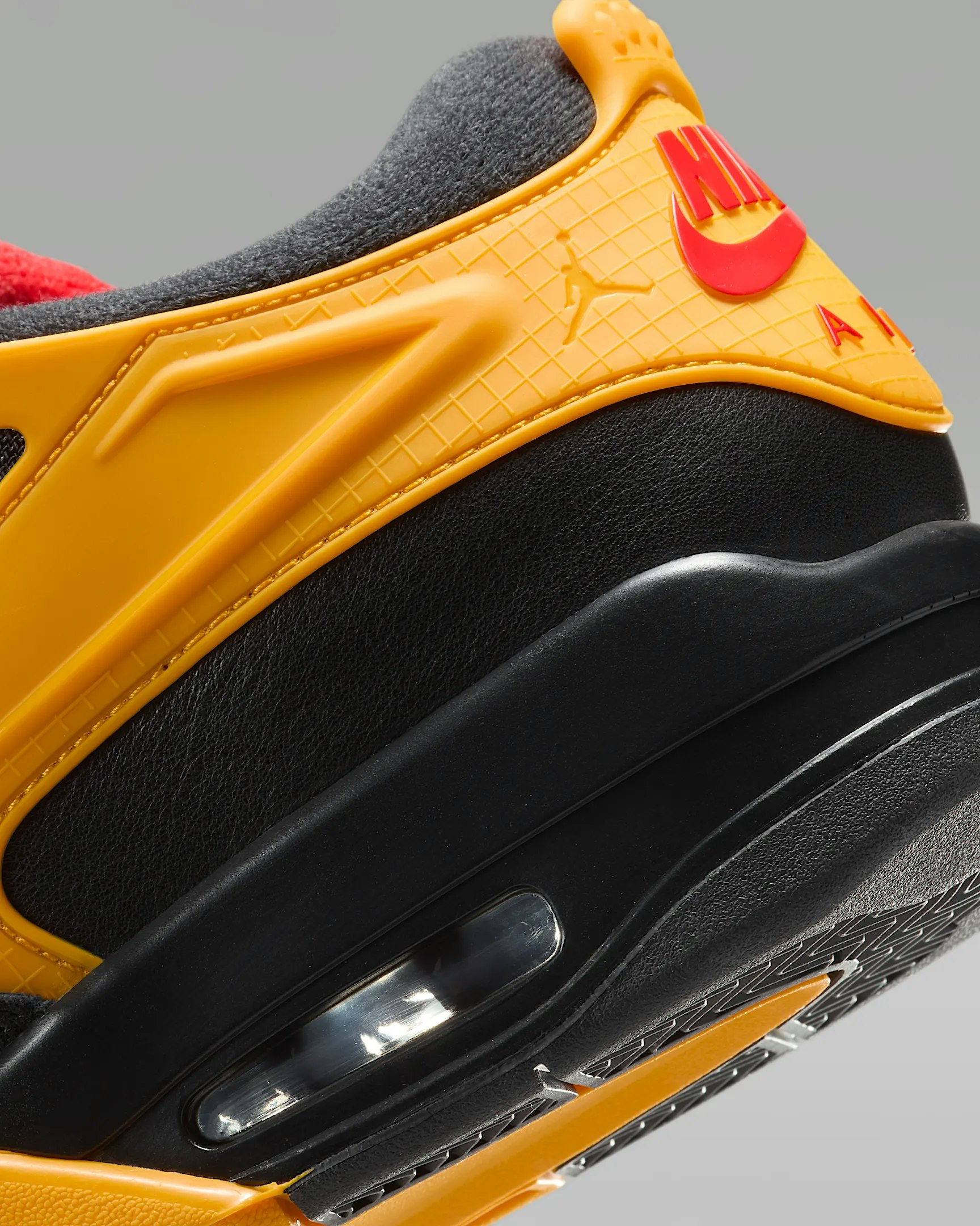 Air Jordan 4 RM "Bruce Lee"
