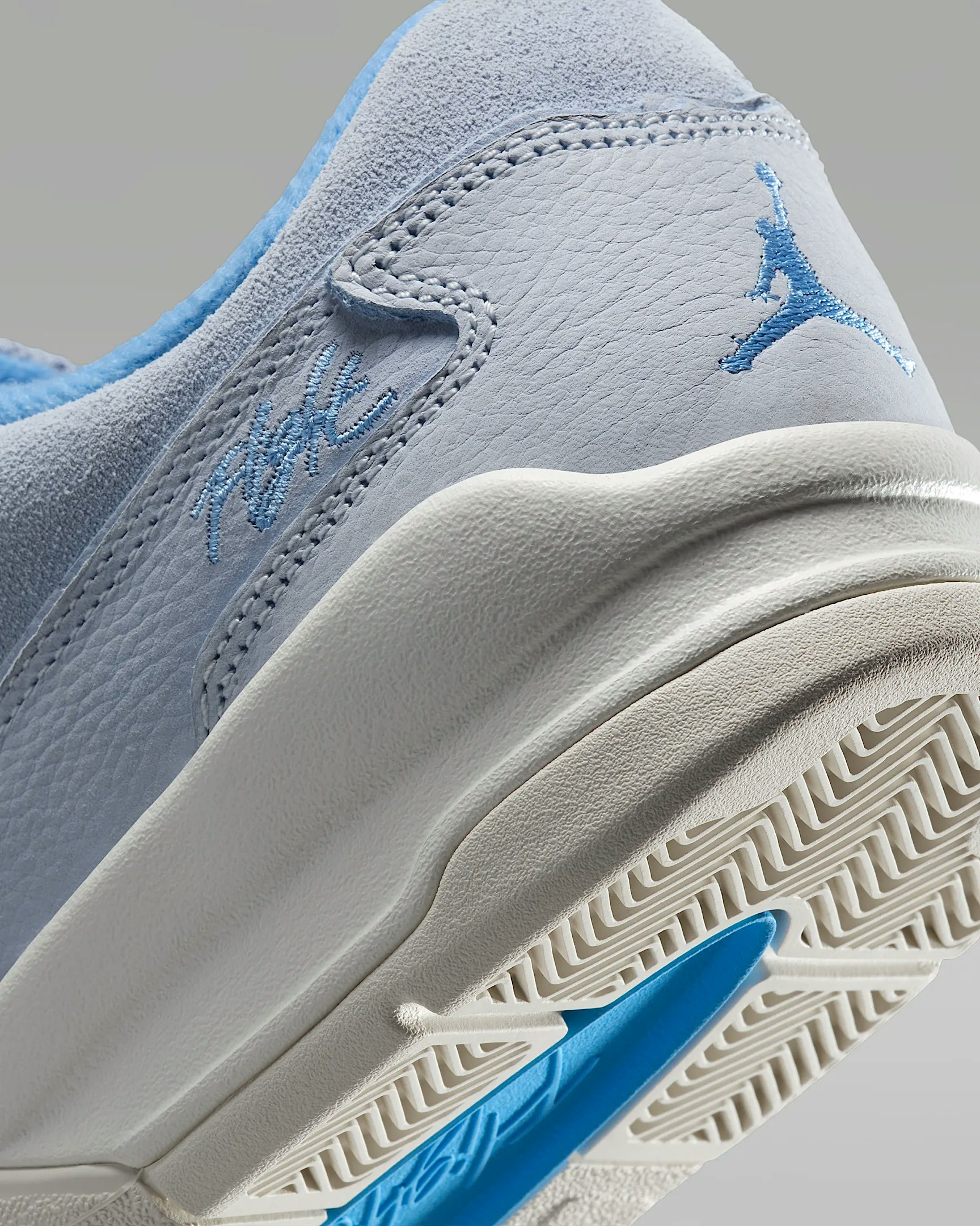 Jordan Flight Court "Hydrogen Blue"