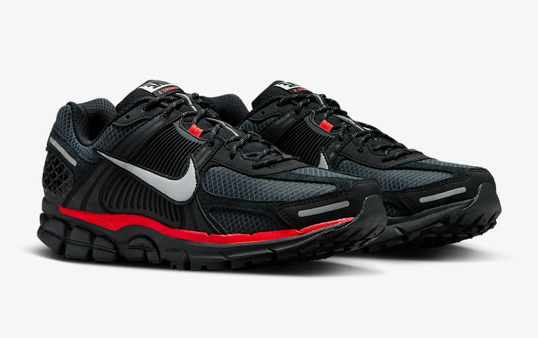 Nike Zoom Vomero 5 "Bred"