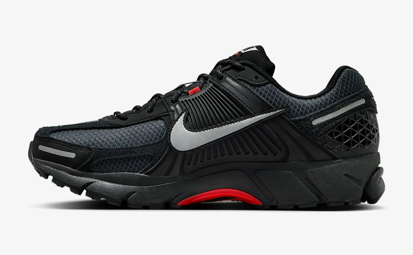 Nike Zoom Vomero 5 "Bred"