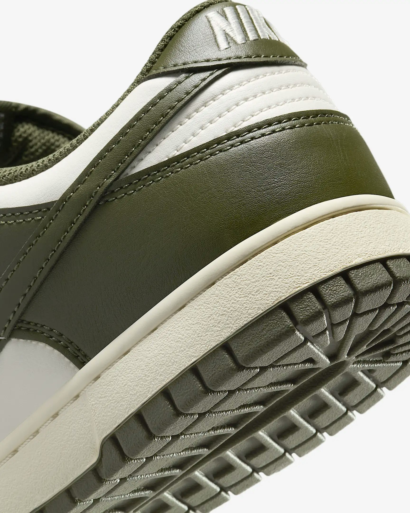 Nike Dunk Low "Cargo Khaki"