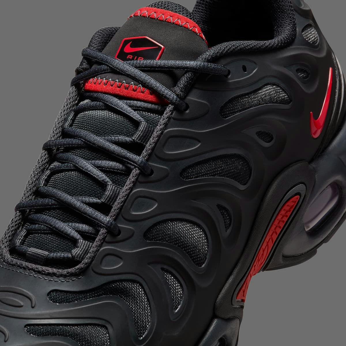 Nike Air Max Plus Drift "Bred"