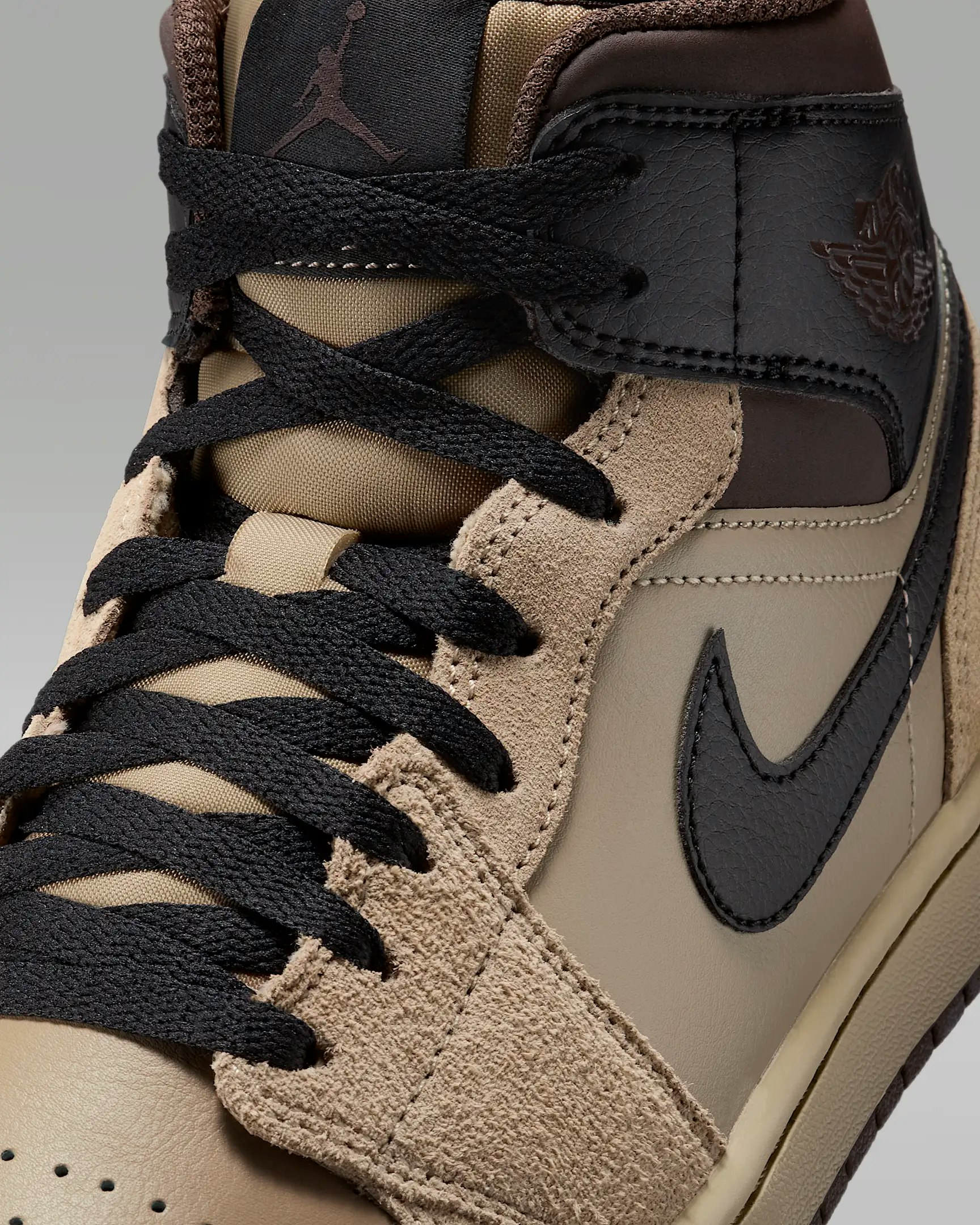 Air Jordan 1 Mid "Khaki"