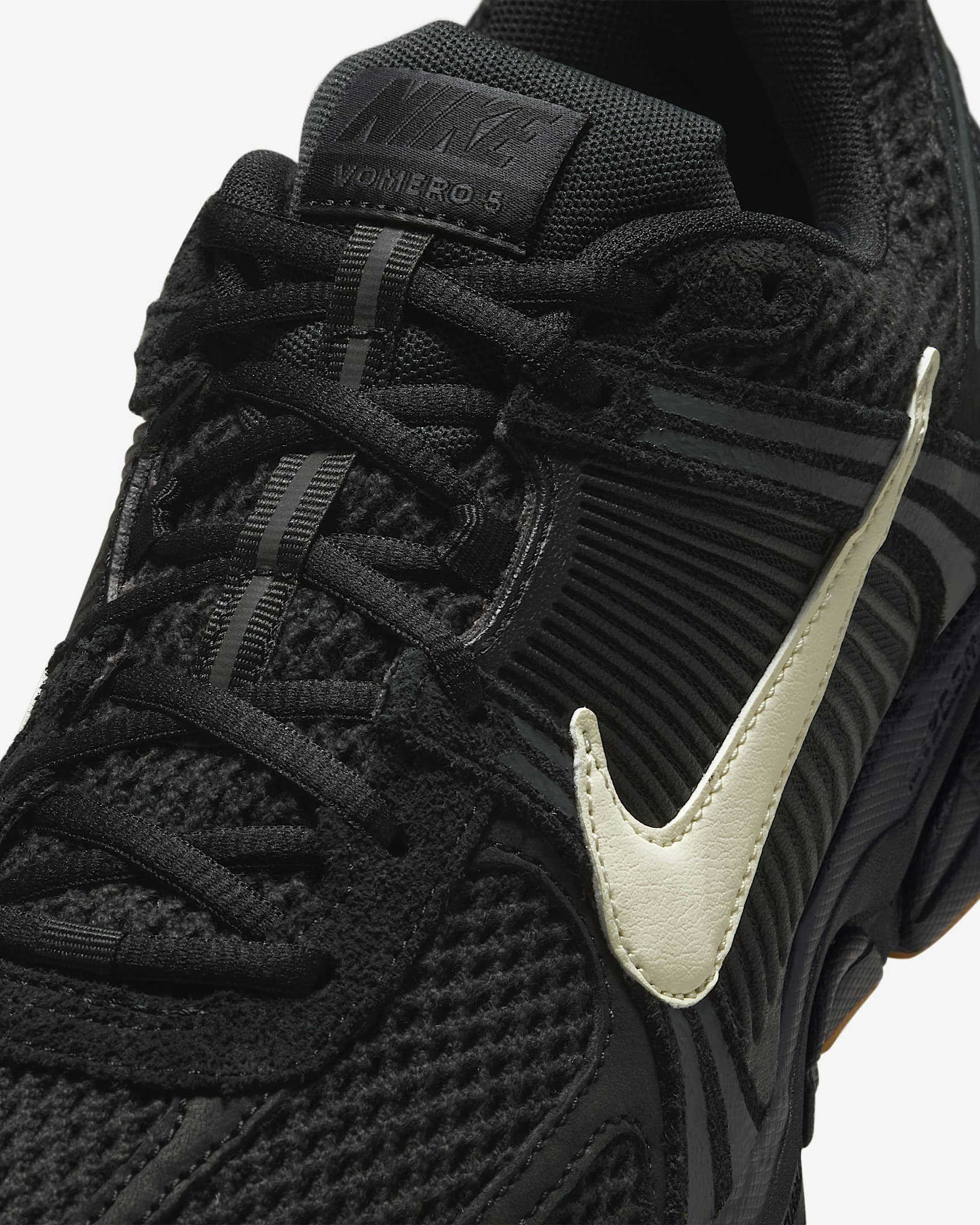 Nike Zoom Vomero 5 "Black Gum"