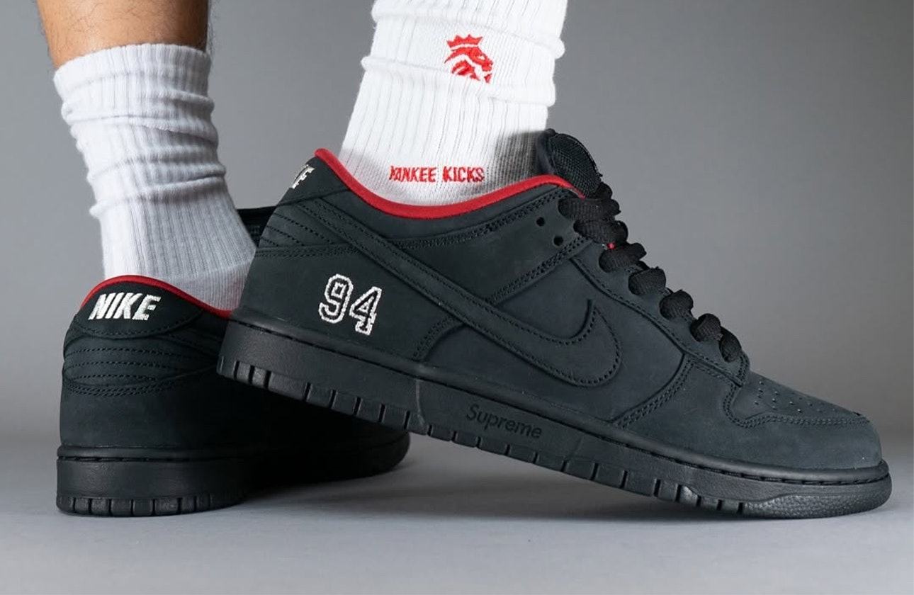 Supreme x Nike SB Dunk Low QS "Black"