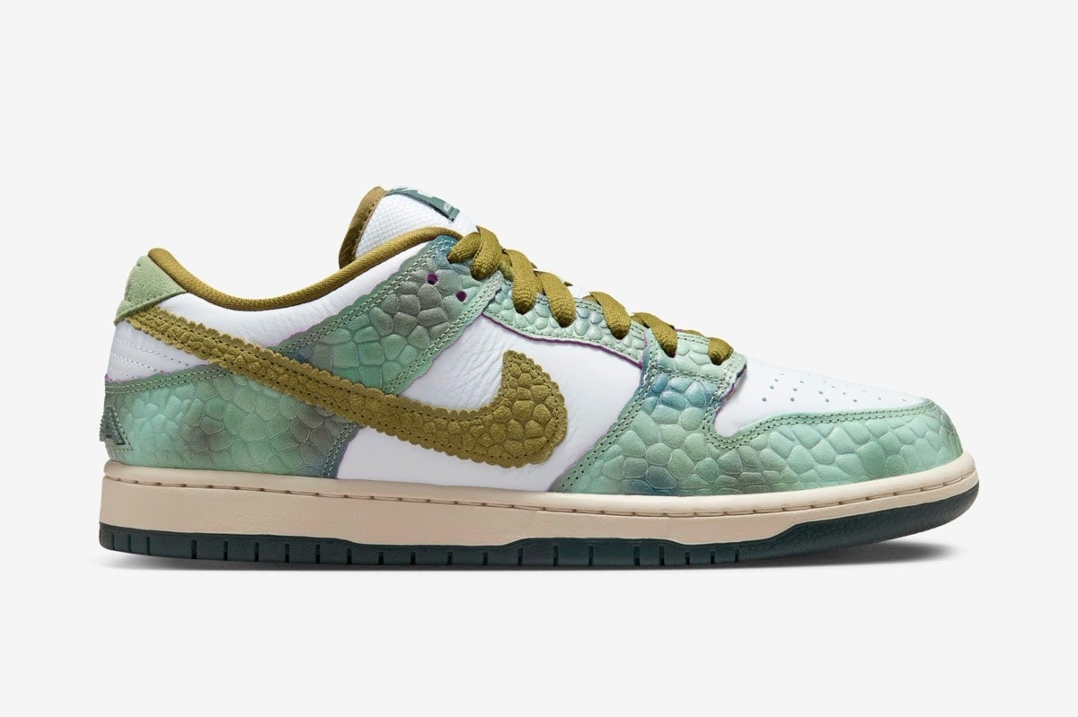 Alexis Sablone x Nike SB Dunk Low "Chameleon"