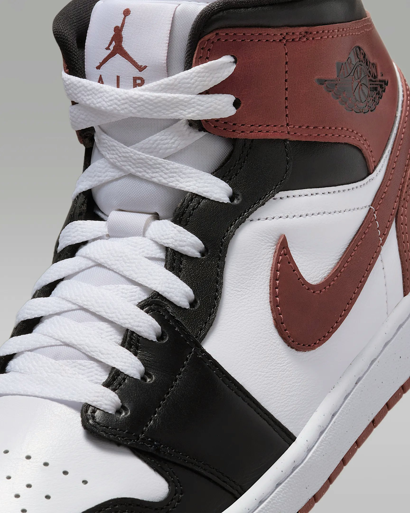 Air Jordan 1 Mid "Dark Pony"
