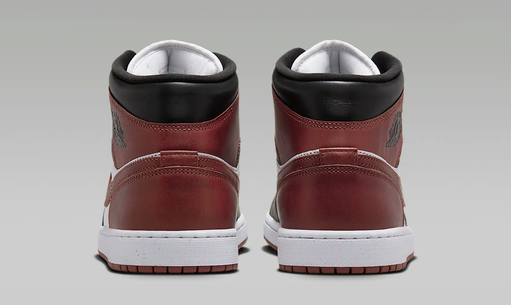Air Jordan 1 Mid "Dark Pony"