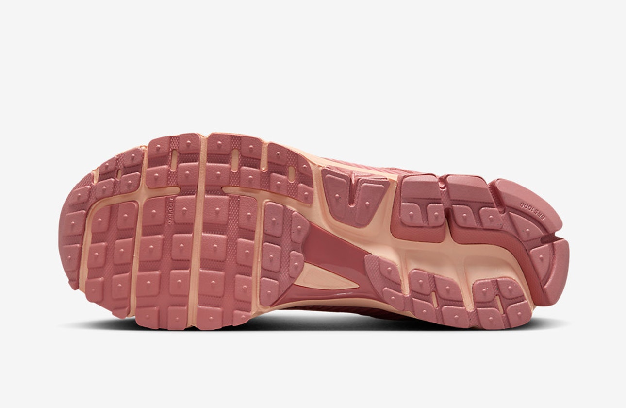 Nike Zoom Vomero 5 "Red Stardust"