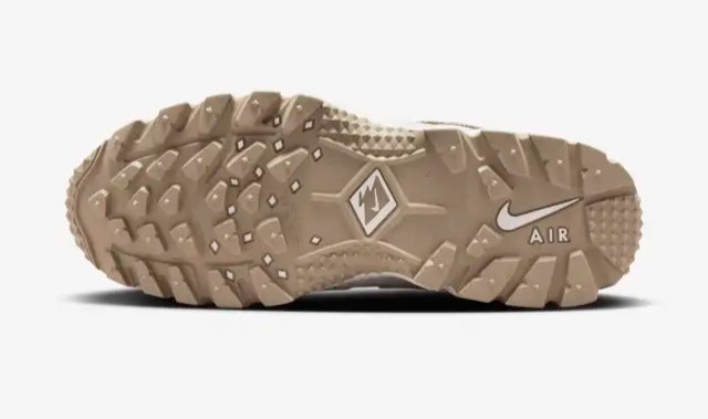 Nike Air Humara "Light Orewood Brown"