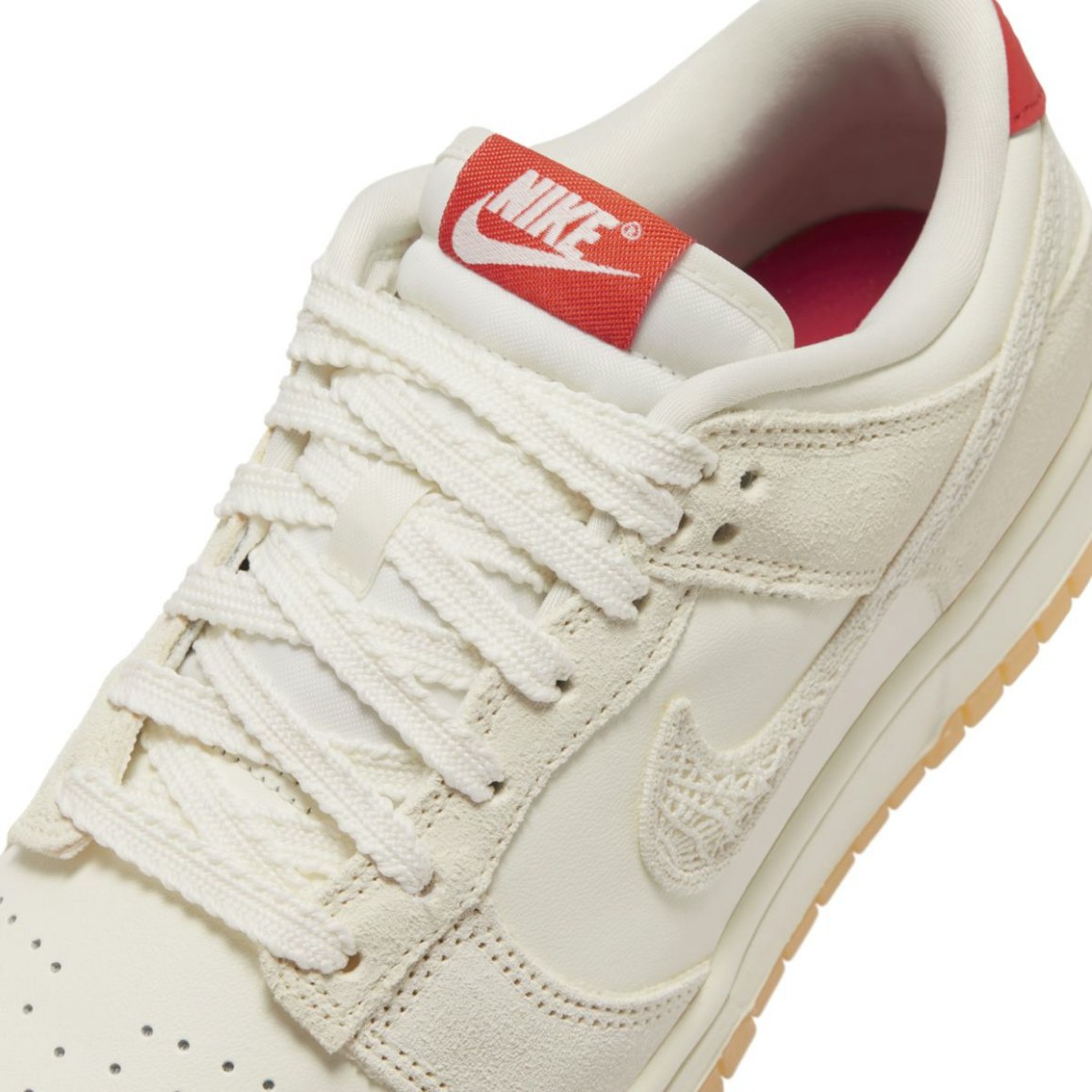 Nike Dunk Low "Friendship Knot"