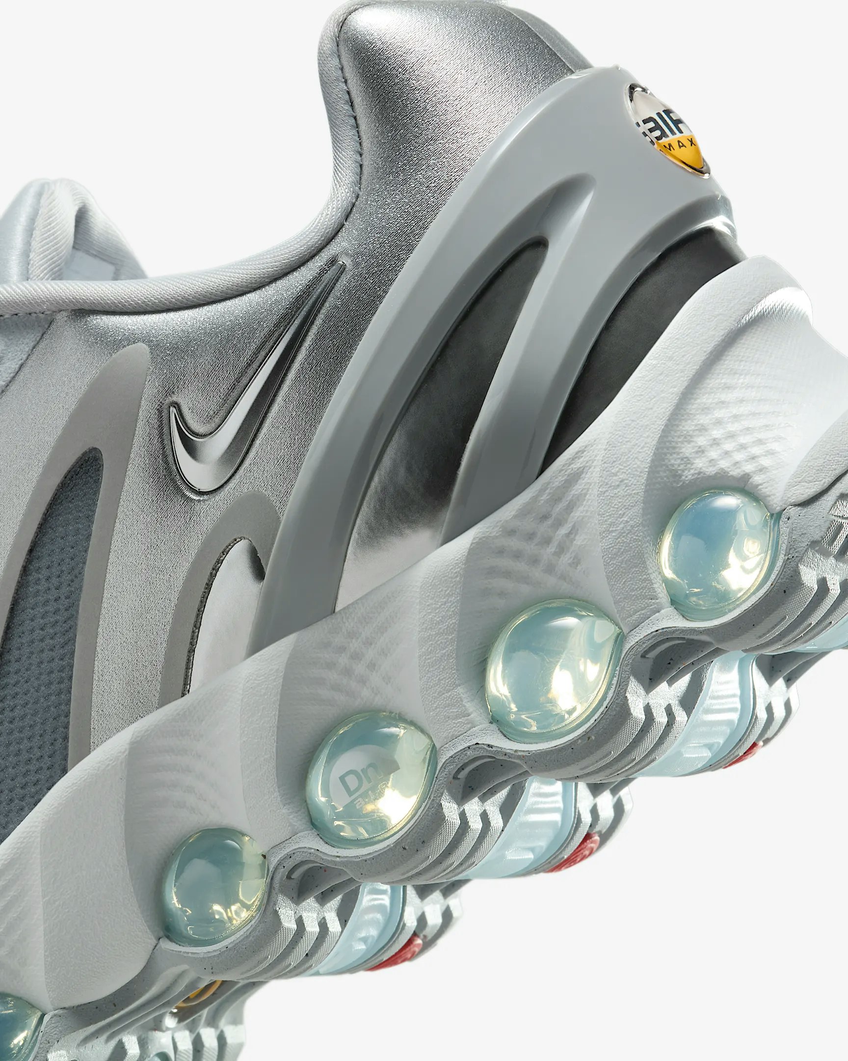 Nike Air Max DN8 "Metallic Silver"